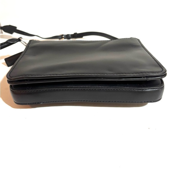 Delaroq Leather Crossbody Bag - Picture 8 of 10